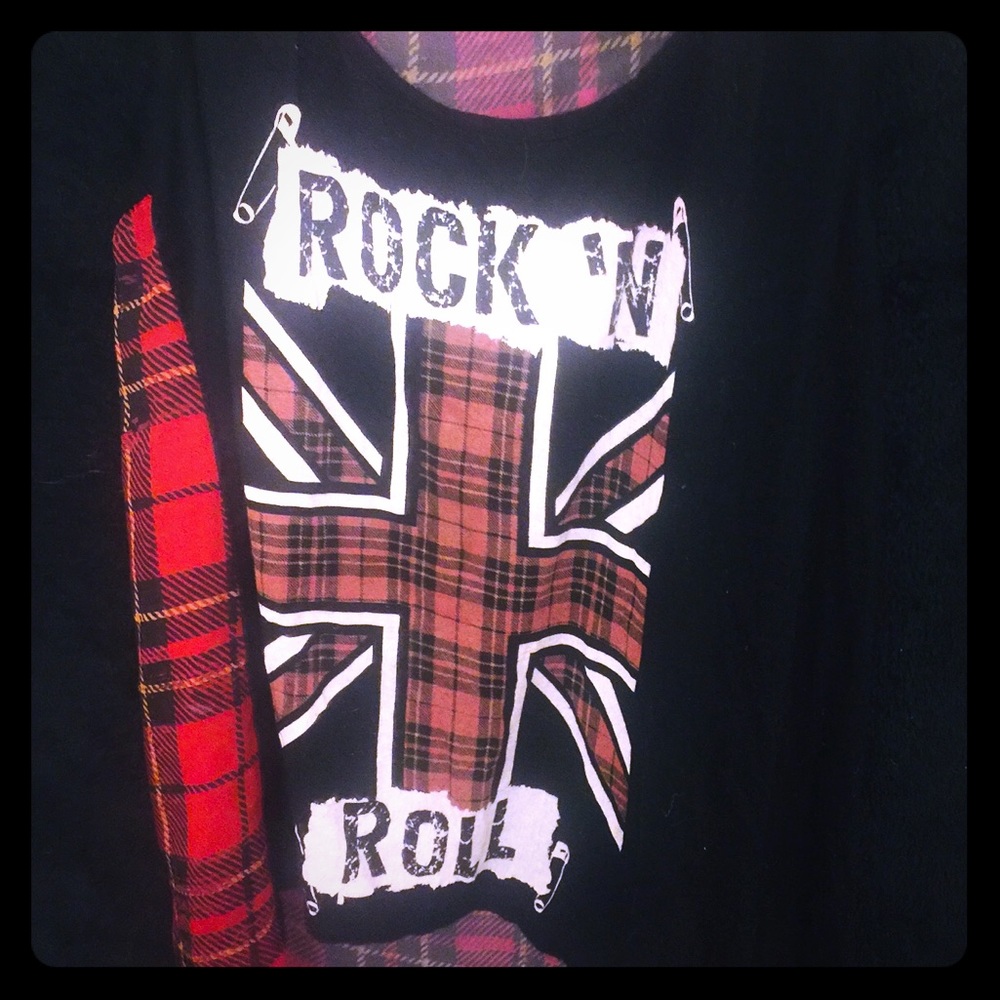 Rock and roll T -shirt .